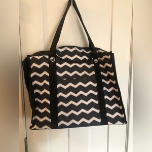 Thirty one Bag black and white zig zag